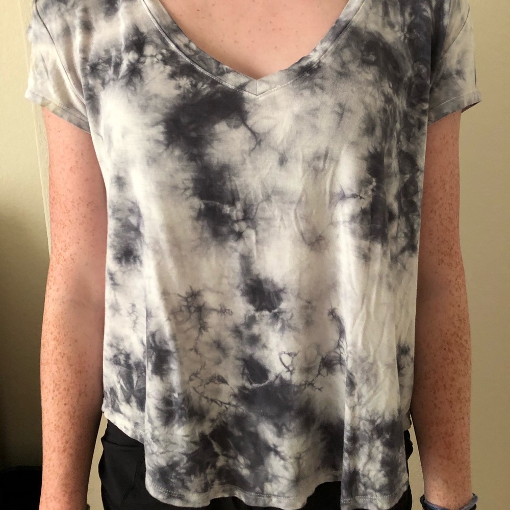 white and black marbled shirt